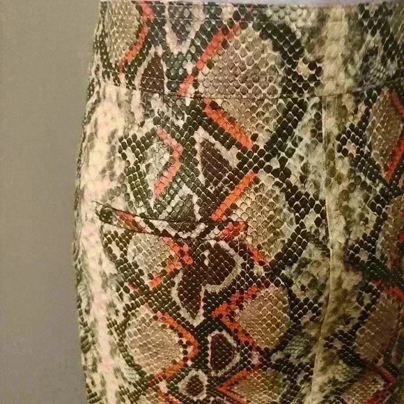 MARIE OLIVER snake print mini skirt size 4 - Picture 9 of 9